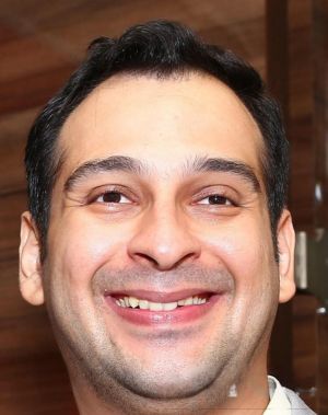 Dr. Mayav Movdawalla (Ophthalmologist/ Eye Surgeon)